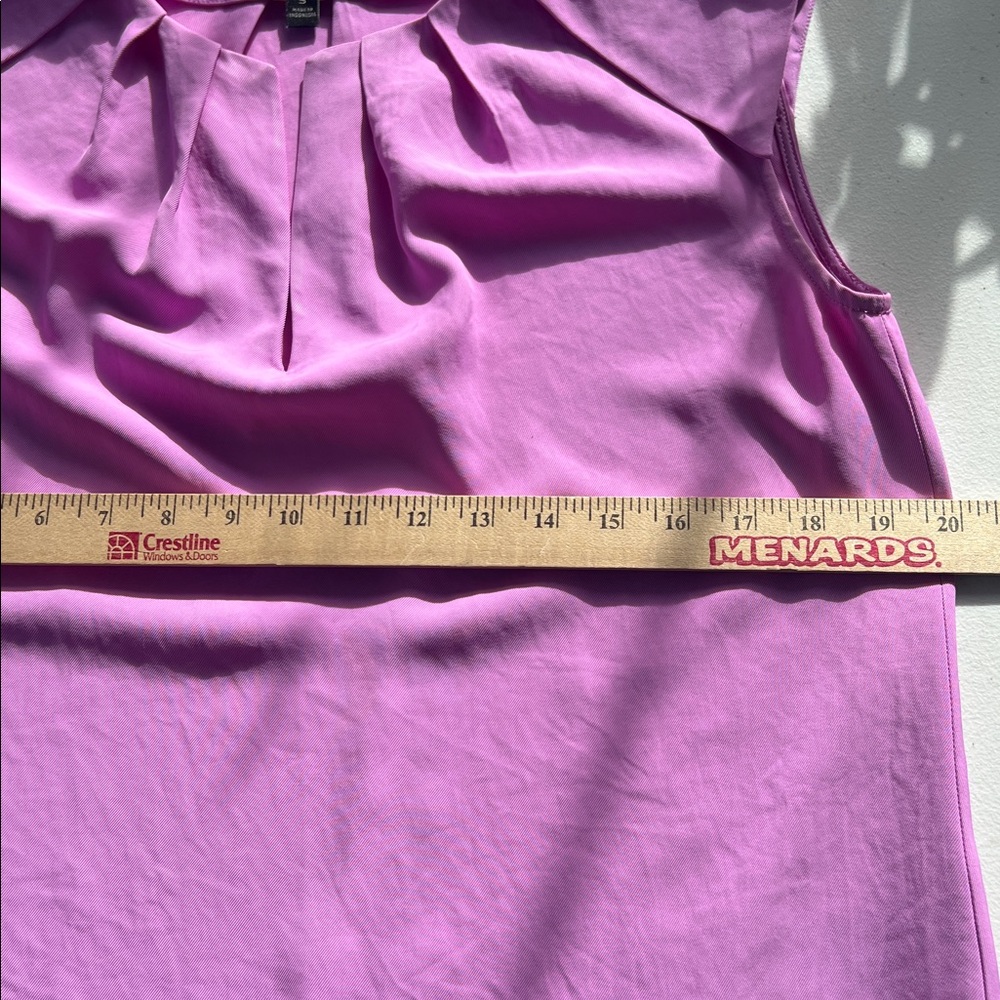 Banana Republic purple magenta pleated crepe blouse split V-neck cap sleeves S - Picture 11 of 11